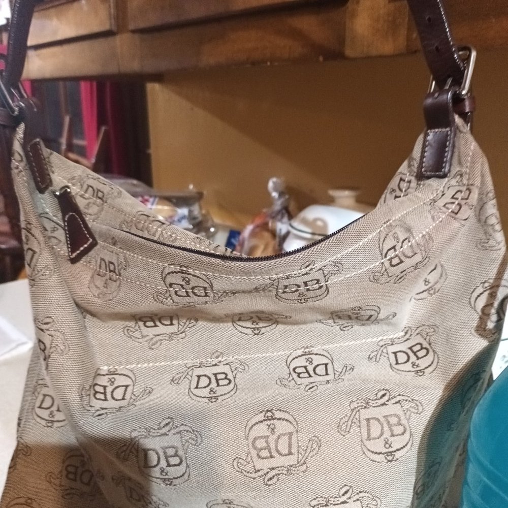 Dooney & bourke